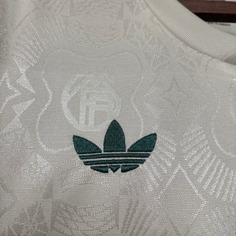 Camisa Bayer de Munique 25/26 Especial - Modelo Torcedor