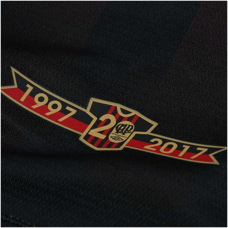 Camisa do Atlético-PR I 2017 nº 10 Umbro - Listras Preta e Vermelha